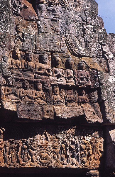 Pre-Angkor carving Battambong.jpg